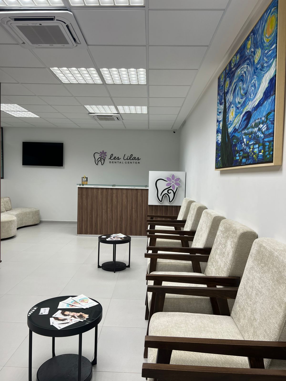 Lilas Dental Center interior